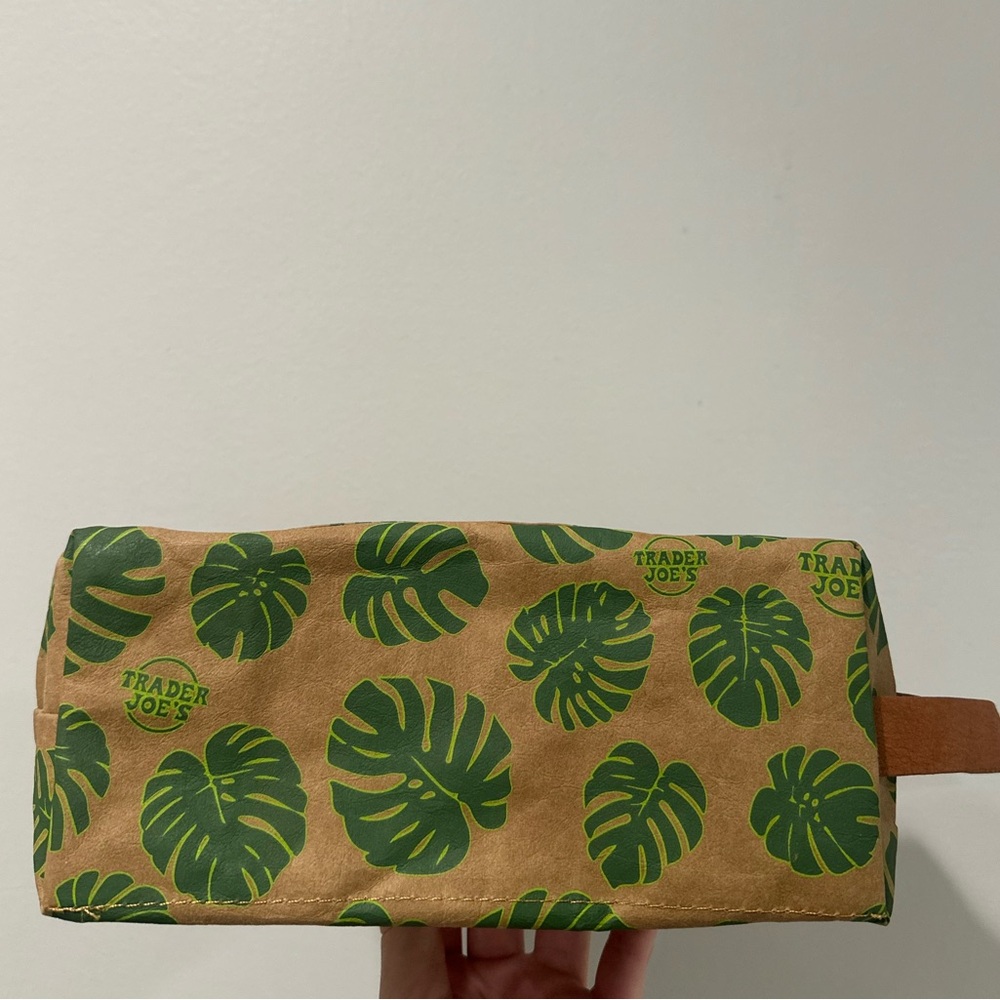 🩷 trader joe’s pouch